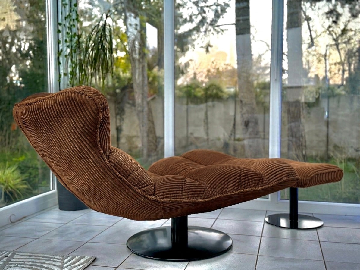 Loungeliege mit Hocker