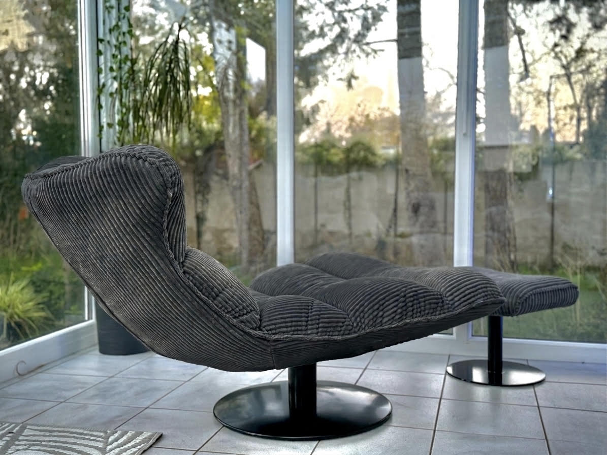 Loungeliege mit Hocker